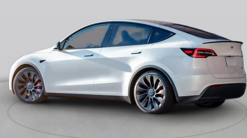 TESLA MODEL Y 2024 7SAYGDED0RF048438 image